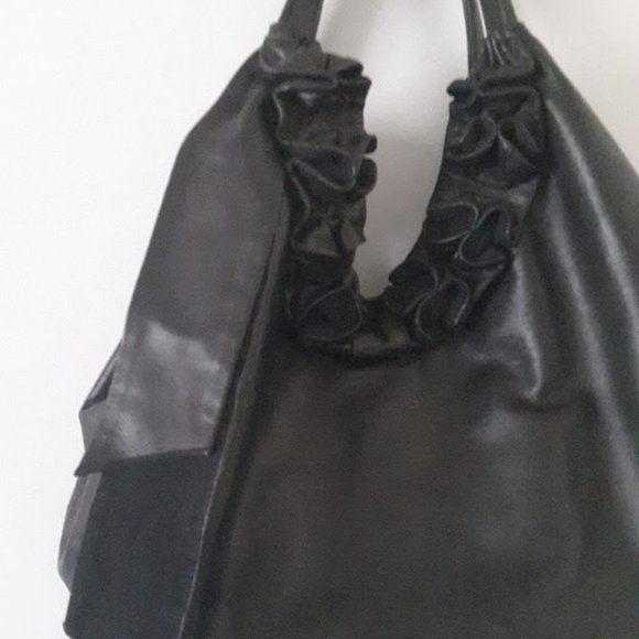 **SOLD** Elie Tahari Melrose Large Hobo Handbag - Picture 3 of 10